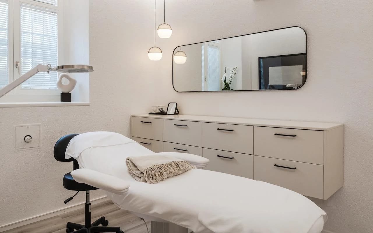 Relaxing beauty treatment room